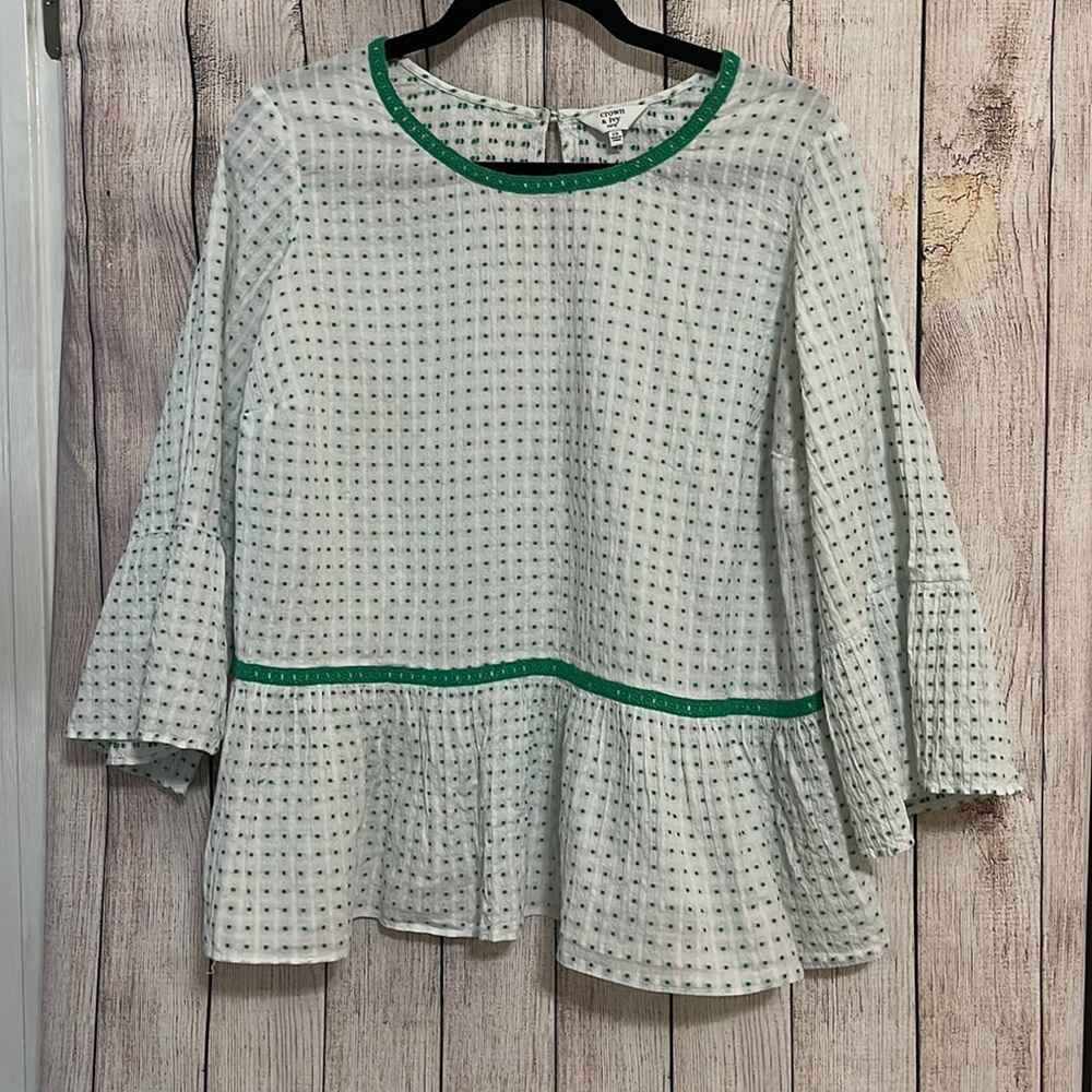Crown & Ivy Green and White Polka Dot shirt with peplum bottom Sz 0X